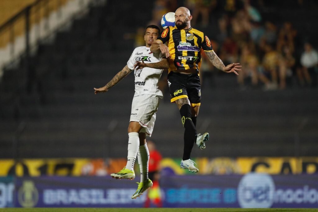 Ituano perde para novo líder e joga novamente no sábado