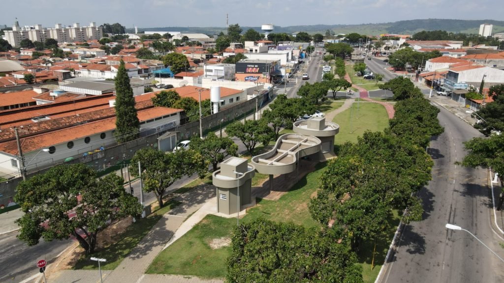 Itu cai ainda mais em ranking, mas continua entre as 100 melhores do Brasil