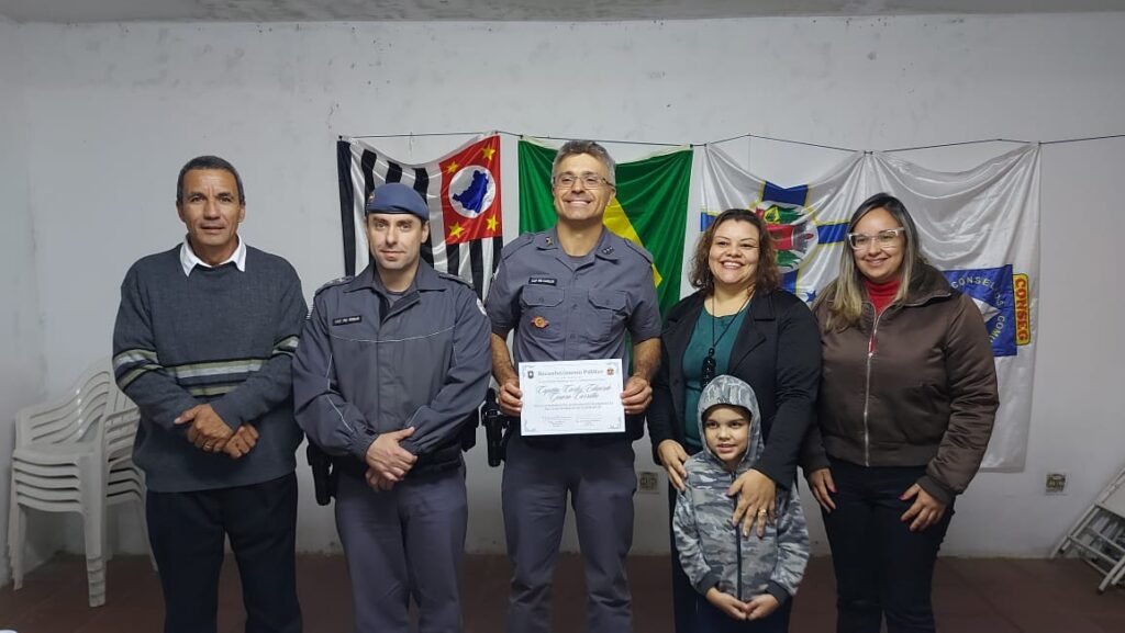 Capitão Carlos recebe homenagem em reunião do Conseg