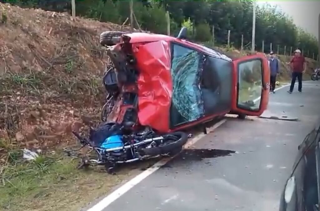 Jovem motociclista morre na Estrada do Pinheirinho