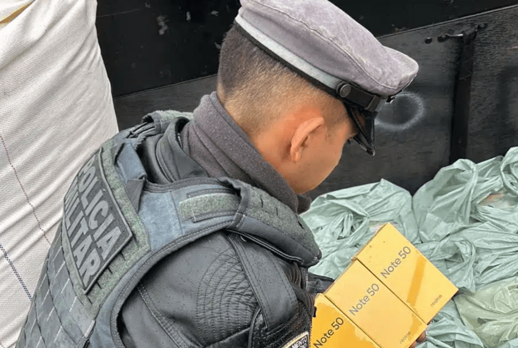 Carga avaliada em mais de R$ 1 milhão é apreendida e homem é preso