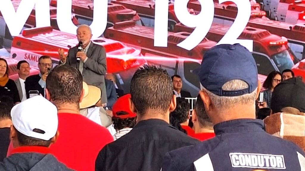 Presidente Lula visita Salto e reclama de Tarcísio