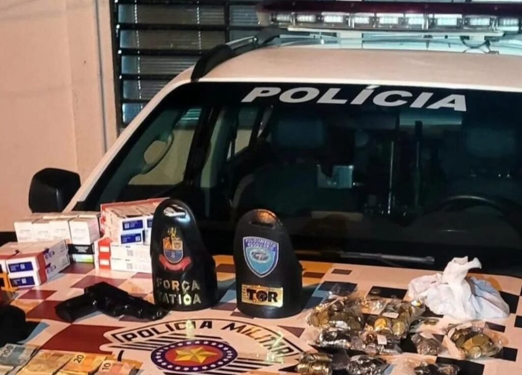 Indivíduos são presos após roubarem remédios para emagrecer