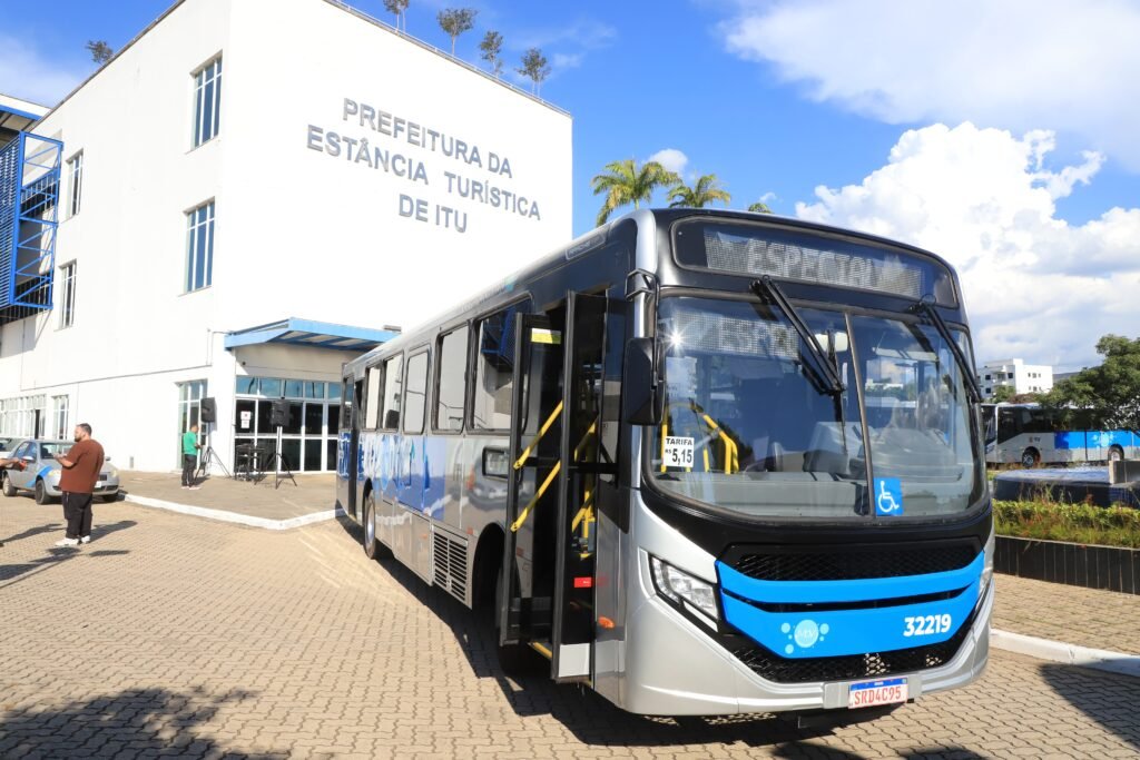 Frota do transporte público de Itu recebe novos ônibus
