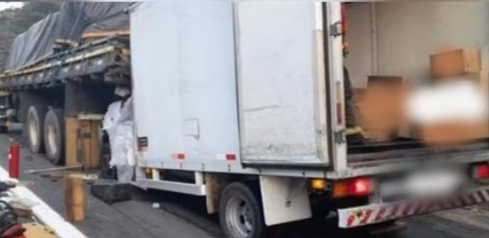 Acidente na Castello Branco deixa pessoa gravemente ferida