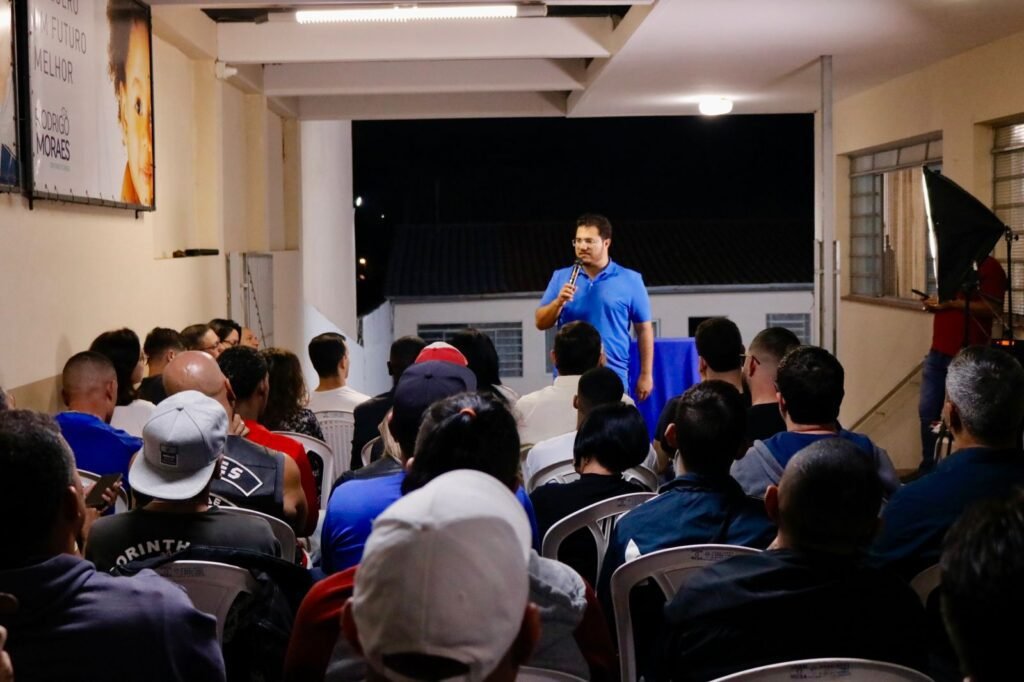 Rodrigo Moraes se reúne com motoboys