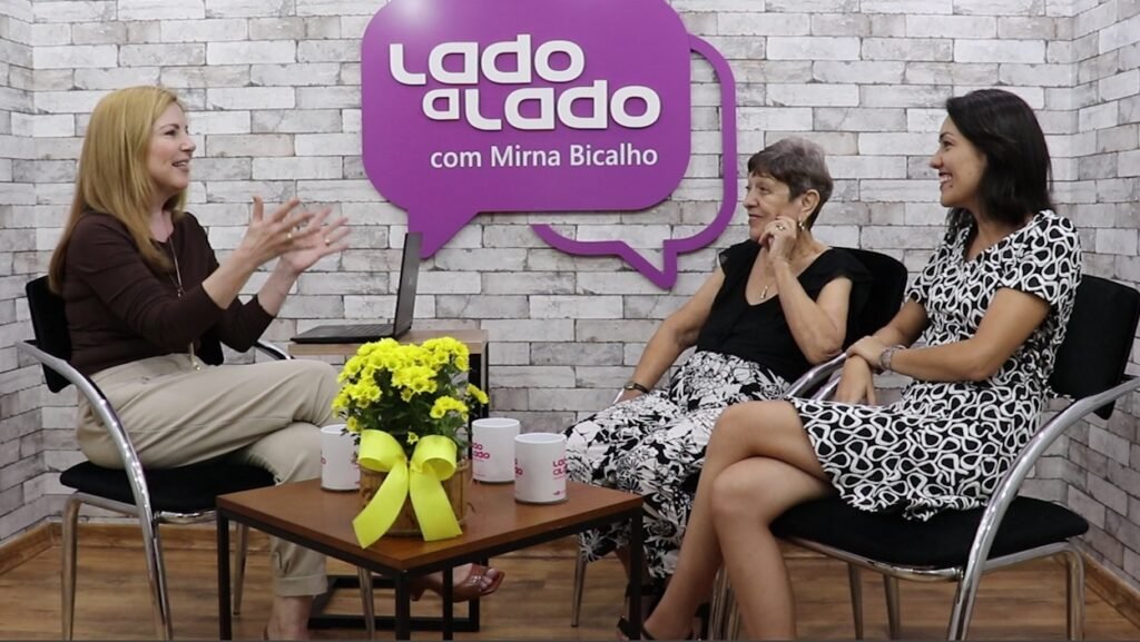 Mãe e filha falam sobre paixão pelo rádio