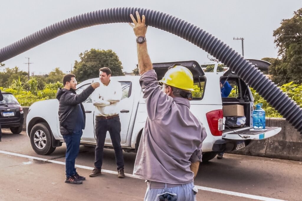 Rodrigo Moraes acompanha instalação de motobombas no Rio Grande do Sul