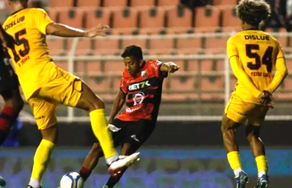 Ituano vence por 1&#215;0 e sai da lanterna