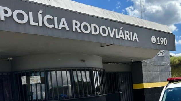 Motorista é preso após andar em “zigue-zague” em frente à base da PMR