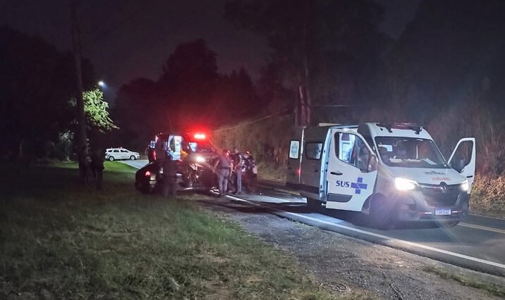 Casal sofre grave acidente após colisão frontal