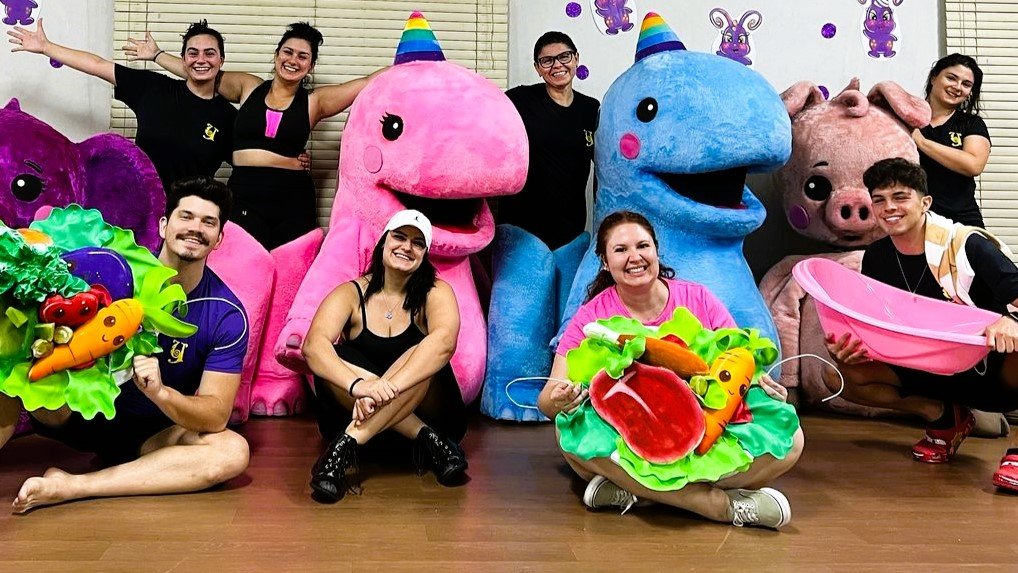 Yara Produções Artísticas foi uma das atrações no aniversário da Lua, filha da Viih Tube