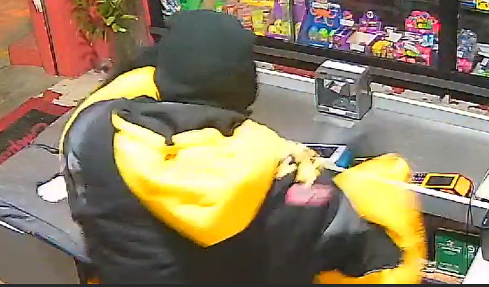 Homem ataca ex-mulher com facadas no Parque Industrial