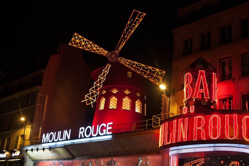 Como reservar ingressos para o espetáculo no Moulin Rouge?