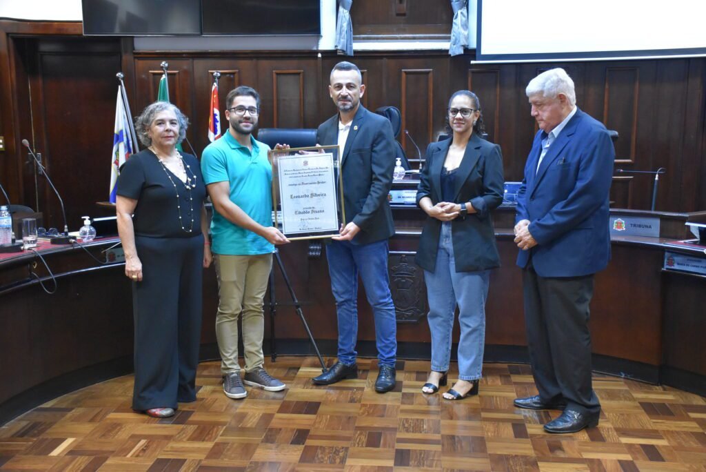 Leonardo Silveira recebe Título de Cidadania Ituana