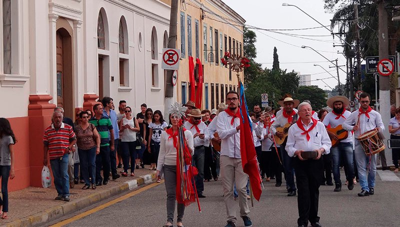 Folia do Divino Espírito Santo começa neste sábado