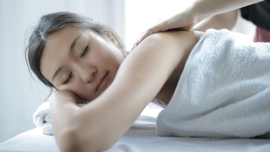 Massagistas em Campinas diversificam técnicas terapêuticas para o bem-estar físico e emocional