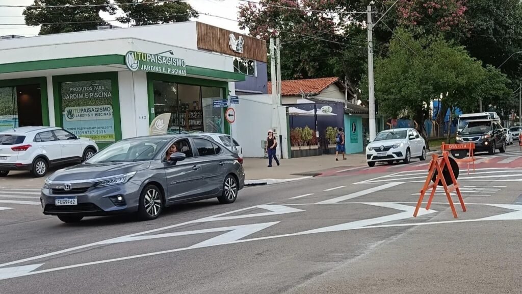 Prefeitura muda cruzamentos da Avenida Ernesto Fávero