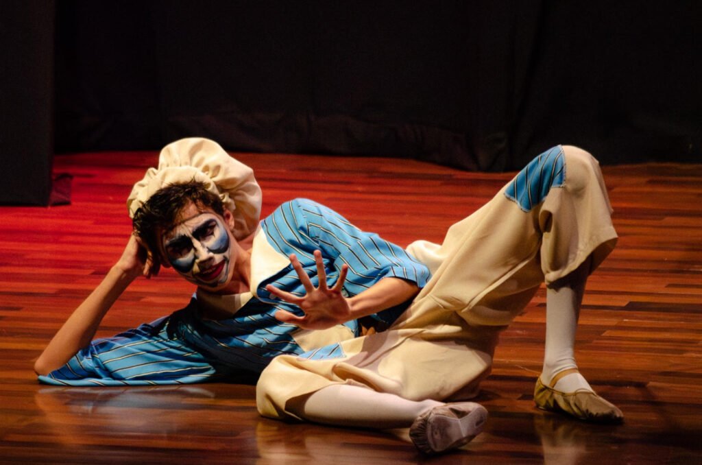 Yara Produções Artísticas oferece aulas gratuitas e anuncia cursos de  Dublagem e Interpretação para TV e Cinema