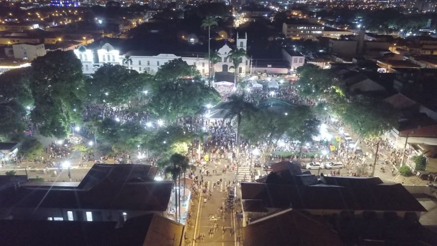 Carnaval em Itu reúne mais de 60 mil pessoas na Praça do Carmo