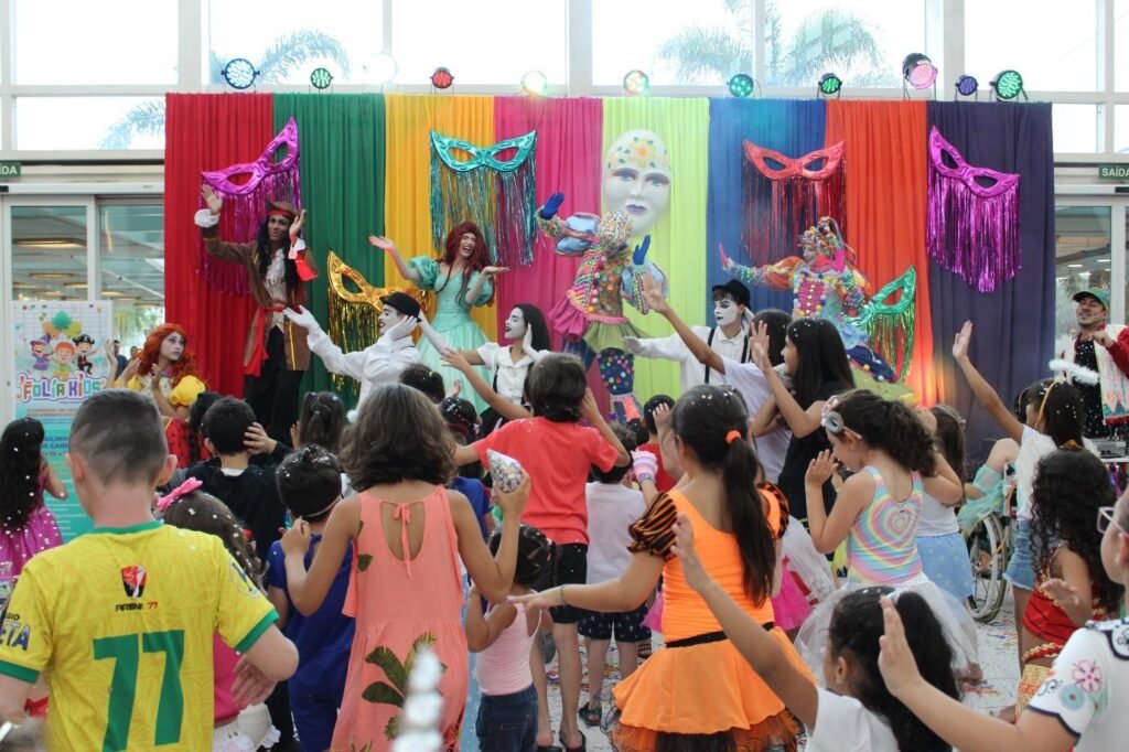 Shoppings oferecem opções de folia para a criançada