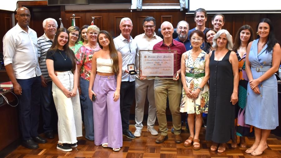Irmãos da Luz em Jesus recebem Medalha Fiori Amantéa