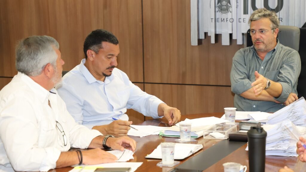 Prefeito anuncia pacote de obras para ano eleitoral