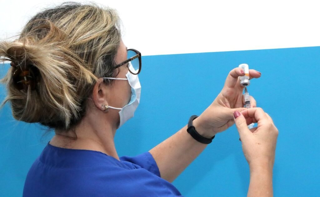 Vacina que previne cânceres é ampliada de 9 a 19 anos