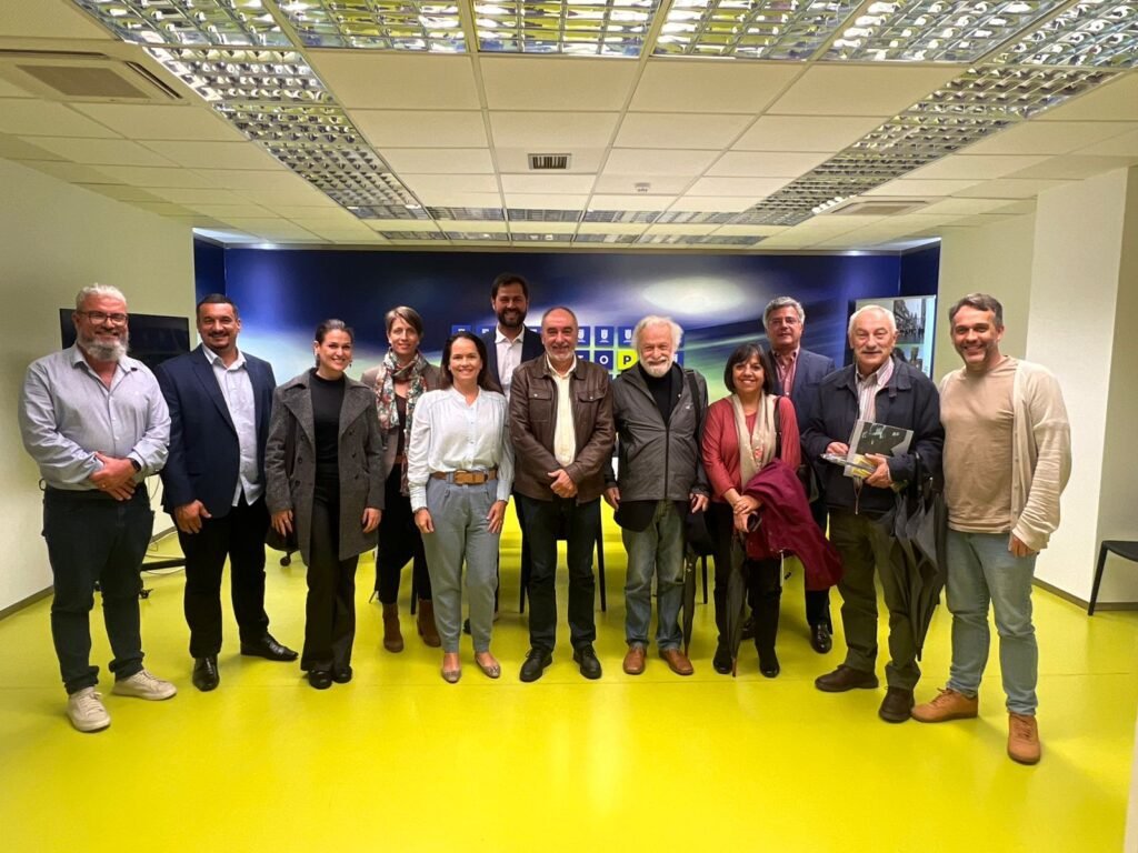 Prefeito e comitiva participam da viagem internacional da Rede Cidade das Crianças