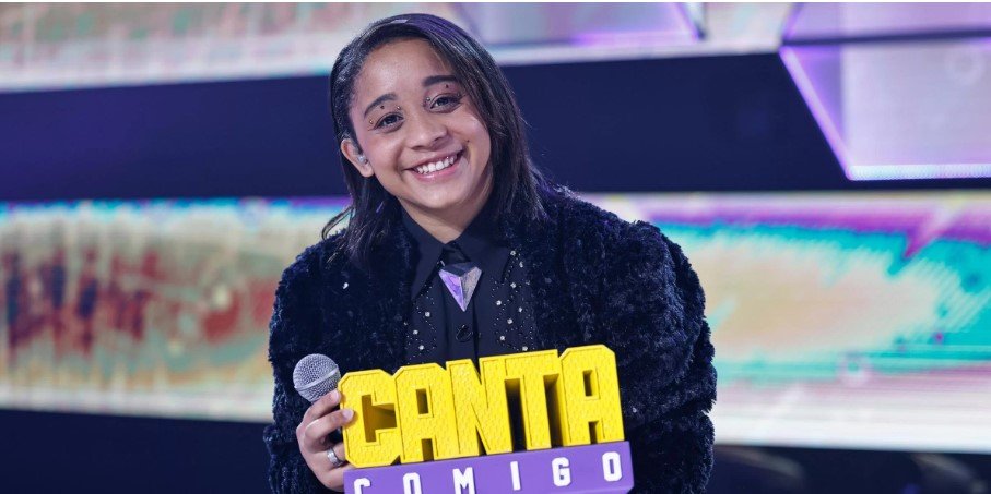 Clarinha Teixeira se apresenta na Praça do Carmo