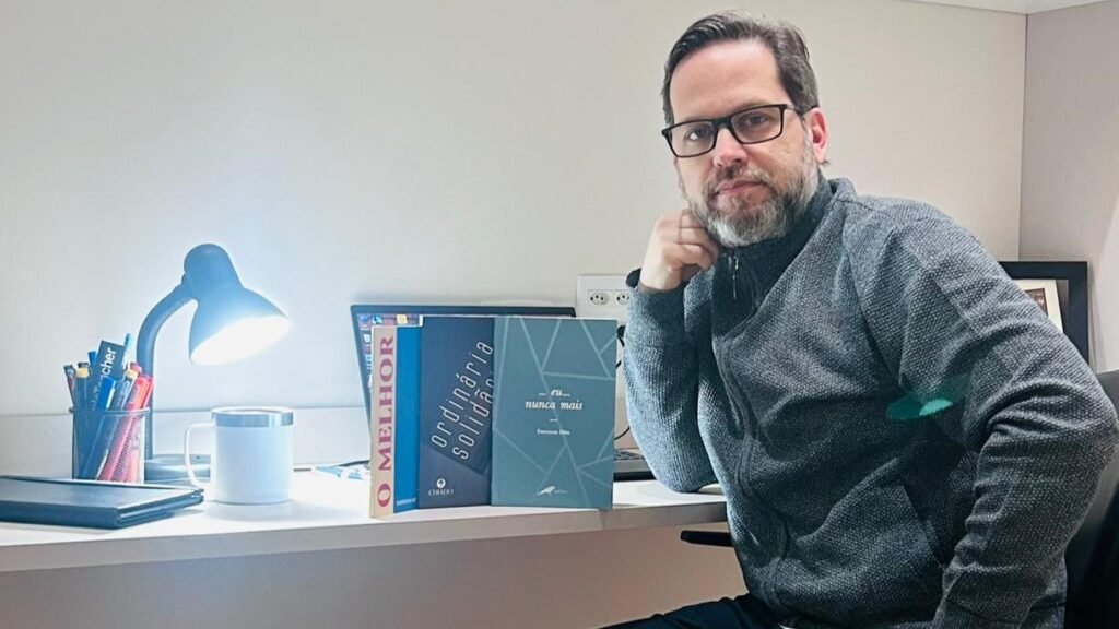 Escritor e poeta ituano lança terceira obra literária