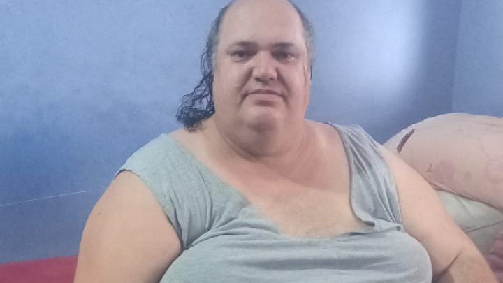 Com obesidade mórbida, homem quer ajuda para fazer dieta