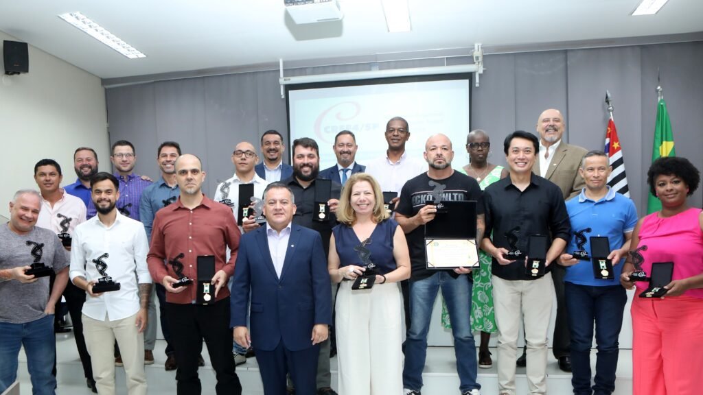 Profissionais de Educação Física de Itu recebem premiação