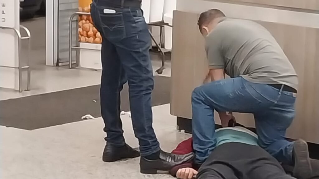 Foragido de penitenciária tenta assaltar supermercado e é preso