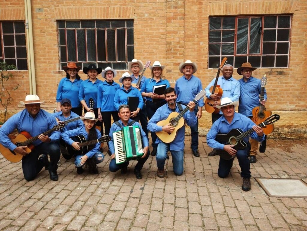 Feira de Antiguidades &#038; Curiosidades acontece neste domingo