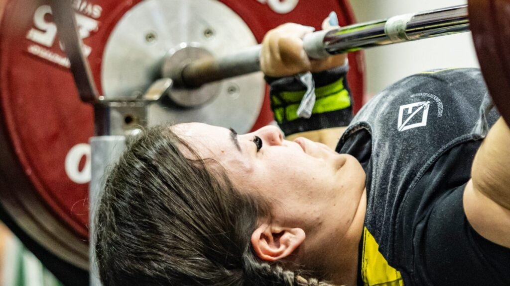 Atleta ituana quebra recorde mundial de levantamento de peso