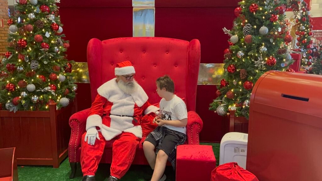 Compras de última hora e visita ao Papai Noel movimentam Plaza Shopping Itu