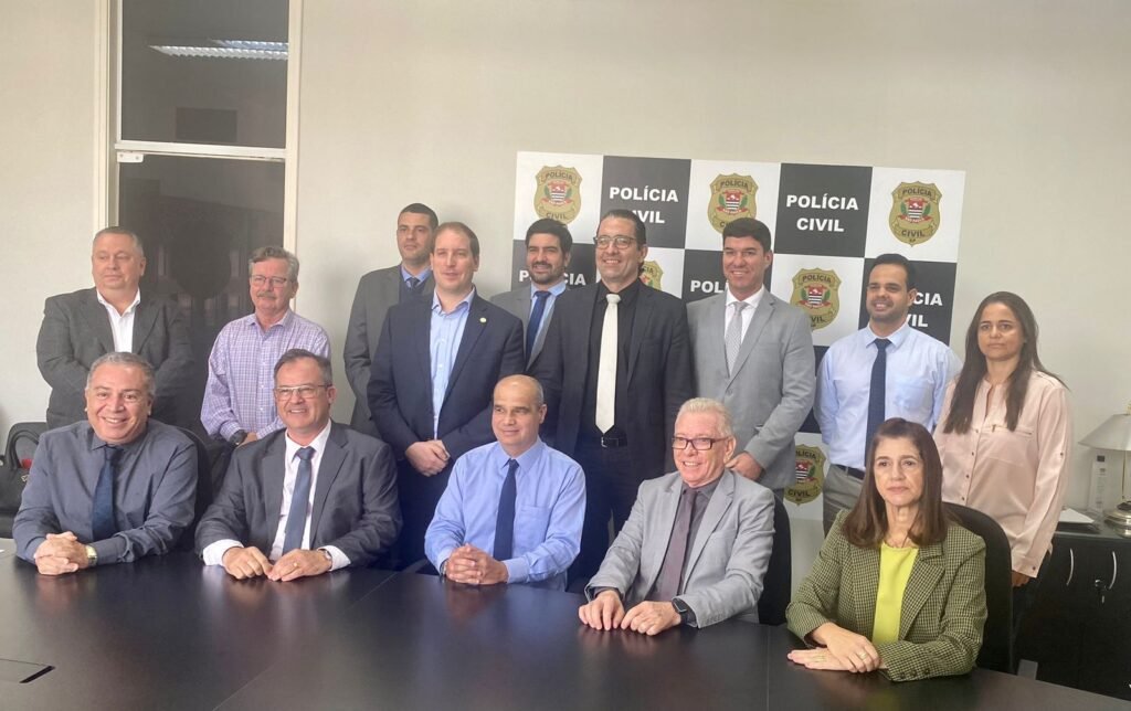 Maus-tratos aos animais: Polícia e CRMV  firmam parceria