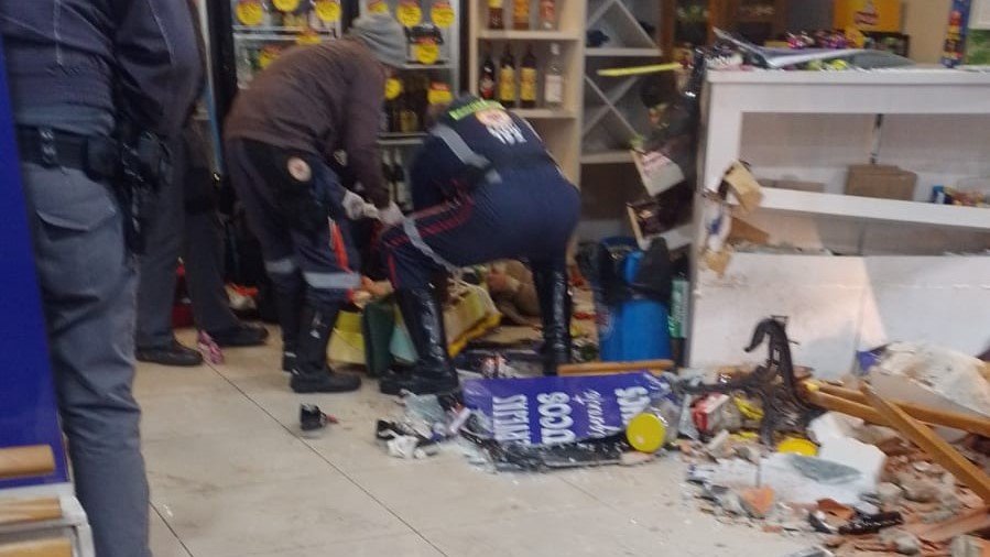 Motorista que atropelou moça em conveniência é encaminhado para a prisão