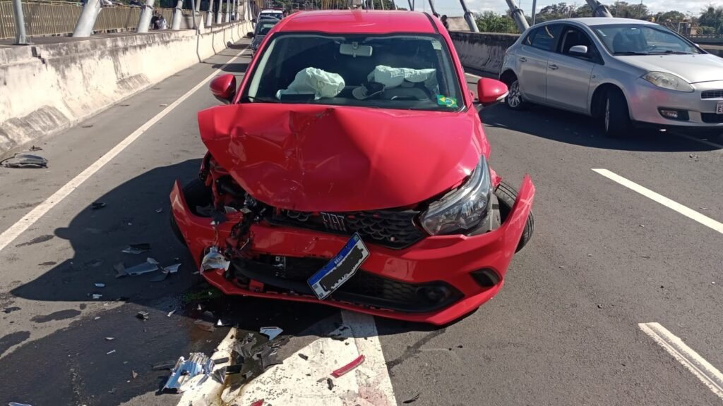 Carro roubado é recuperado pela Polícia Militar