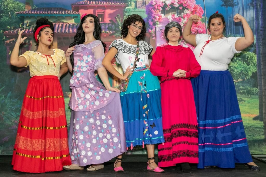 “O Encanto da Família Madrigal” tem apresentação gratuita na tarde deste domingo