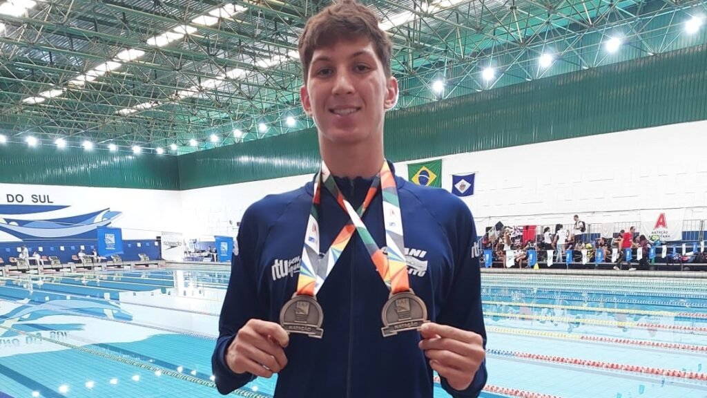 Atleta ituano está entre os melhores no ranking nacional de natação