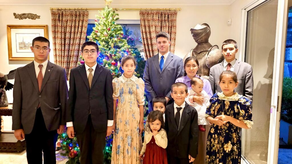 Família de Itu pede ajuda após perder kombi em incêndio na marginal