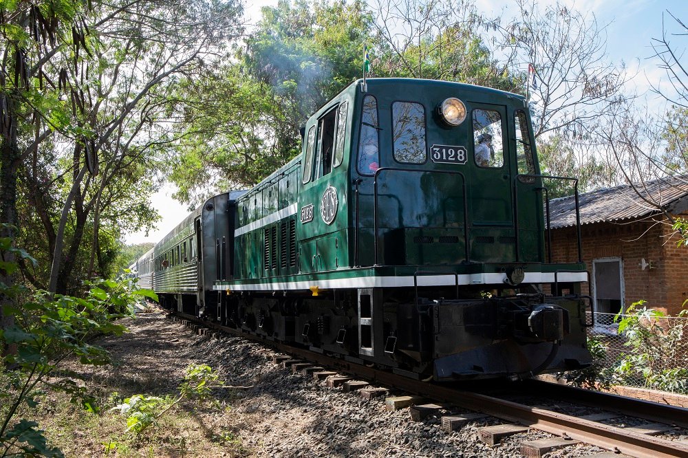 Trem Republicano tem horários especiais neste feriado
