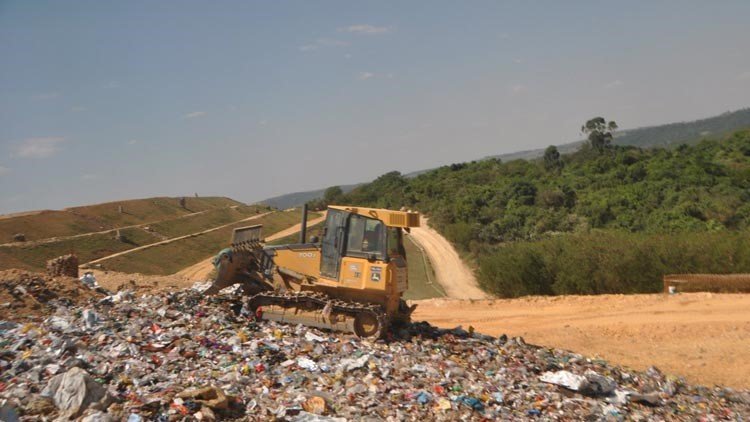 Taxa de lixo: população reclama de valores altos