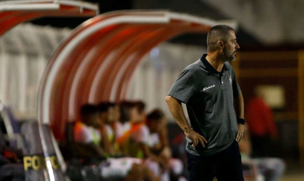 Ituano Clube demite técnico Carlos Pimentel