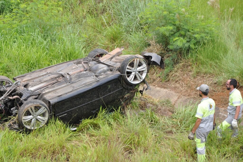 Morador de Itu morre em acidente de carro na SP-75