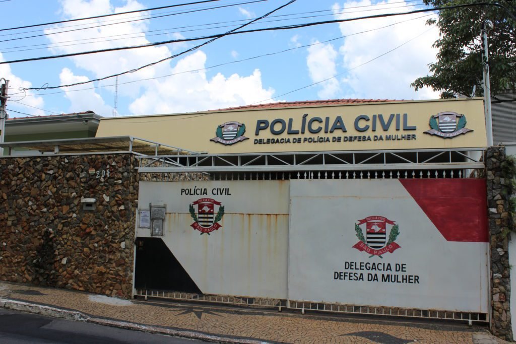 Mulheres vítimas de violência podem abrir boletim de ocorrência online; veja como fazer