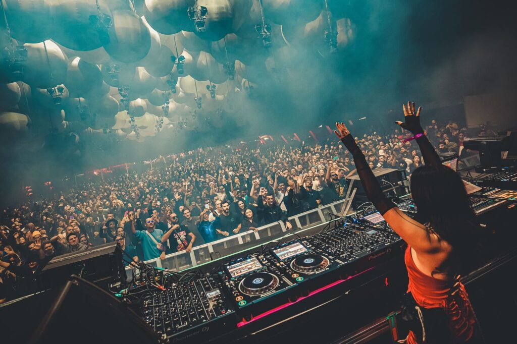 Atração do Lollapalooza, Eli Iwasa toca nesta sexta-feira em Itu