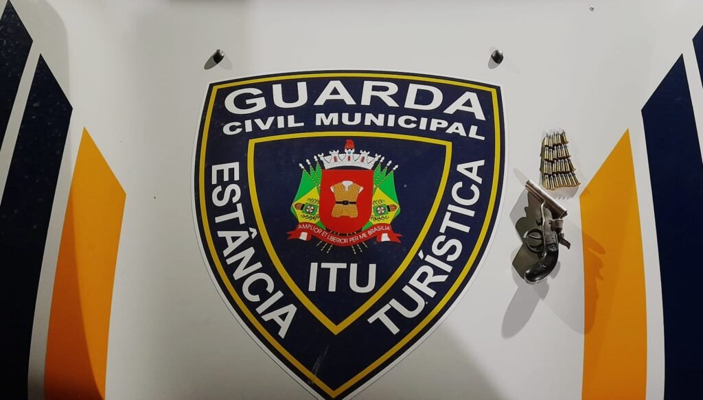 Filho e nora tentam matar mulher com tiro e facadas